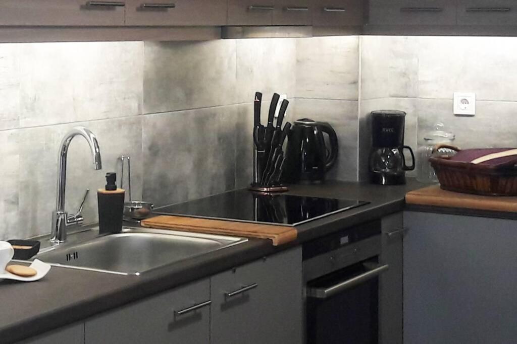 아테네 Elegant & Charming Apt. In The Hilton Area 아파트 외부 사진