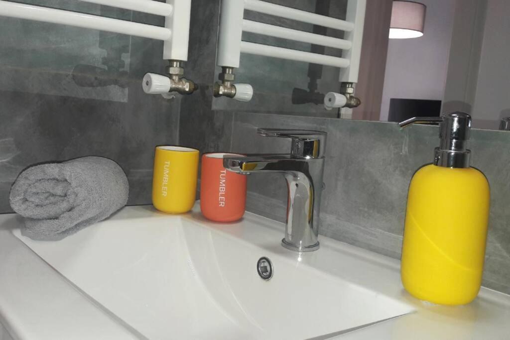 아테네 Elegant & Charming Apt. In The Hilton Area 아파트 외부 사진